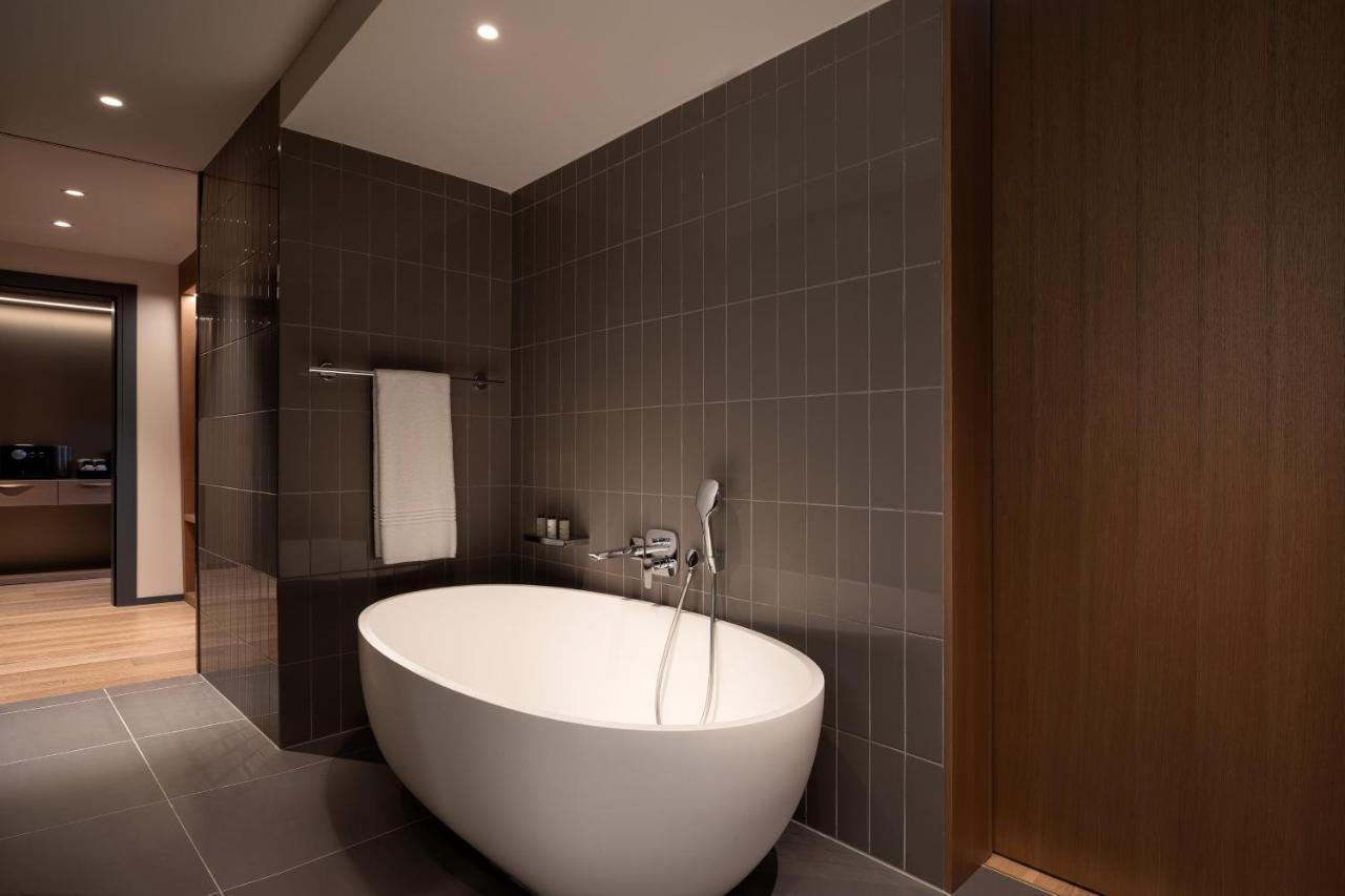 Executive Suite Club Lounge Access
